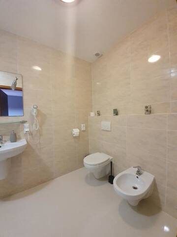 Фото номера Двухместный номер Делюкс с 1 кроватью Отель Hotel Tenis г. Chrząstowice 7