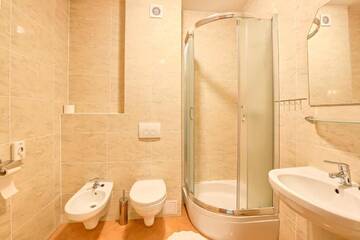 Фото номера Стандартный трехместный номер Отель Hotel Tenis г. Chrząstowice 3